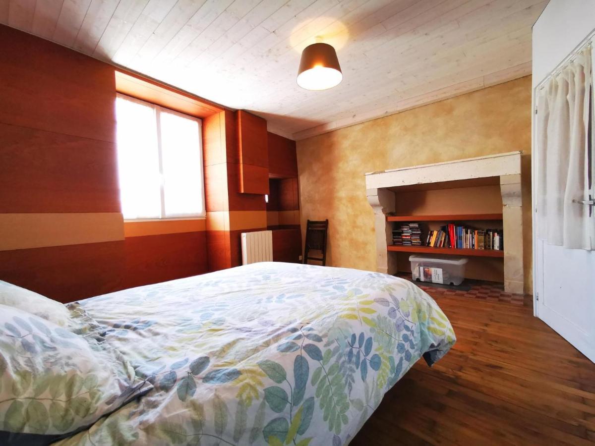 La maison de Thomas Saint-Amant-de-Boixe Extérieur photo